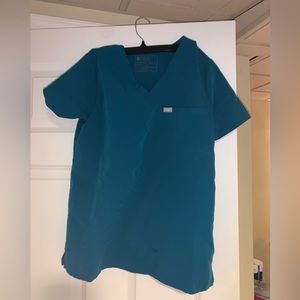 Figs Pacific Blue Scrub top